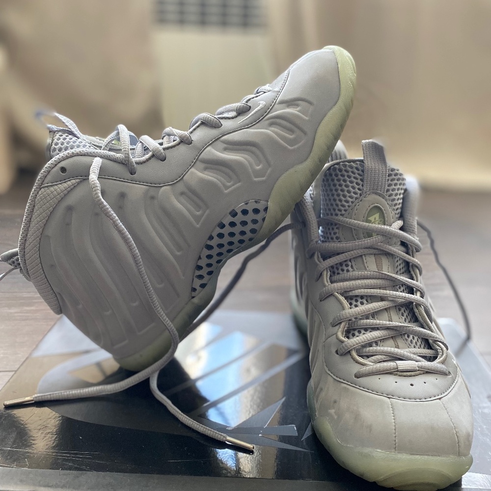 Foamposite -youth size 4/women’s size 6